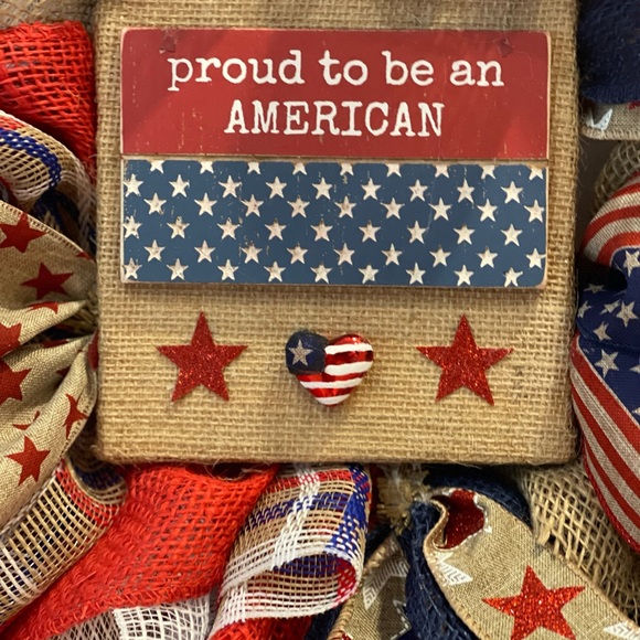 PATRIOTIC Wreath -Red, White & Blue “Proud to be an American” wreath wood center - Picture 4 of 8